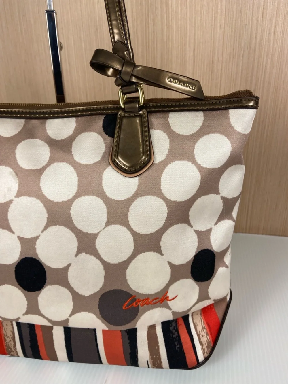 Coach Polka Dot Stripe Tote Satin Scarf Print Leather Trim Red Lining Rare - Picture 2 of 16